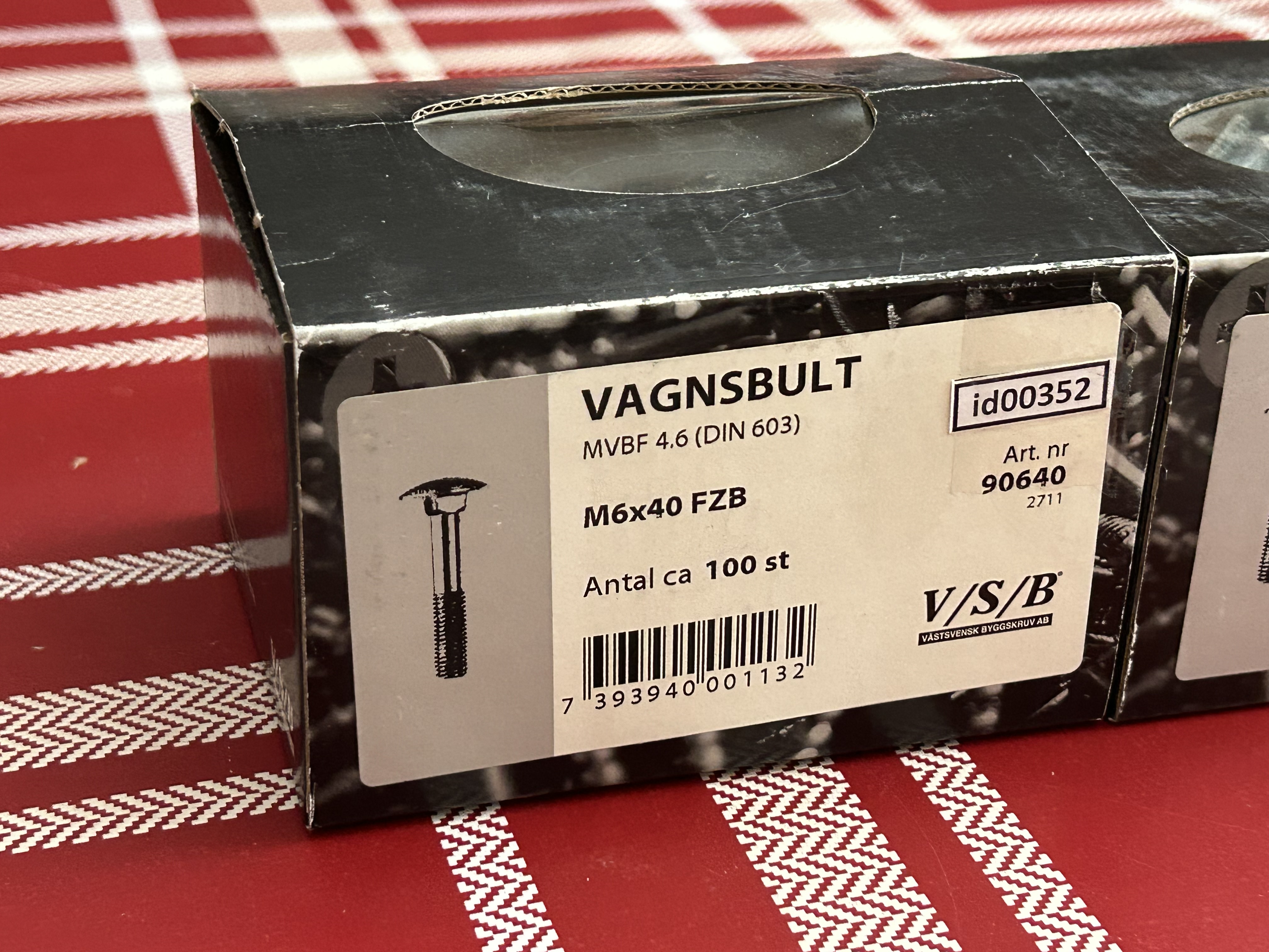 Vagnsbult (id00352-53) VSB M6x40 mm 2 paket 2x 100 skruv EAN 7393940001132_2