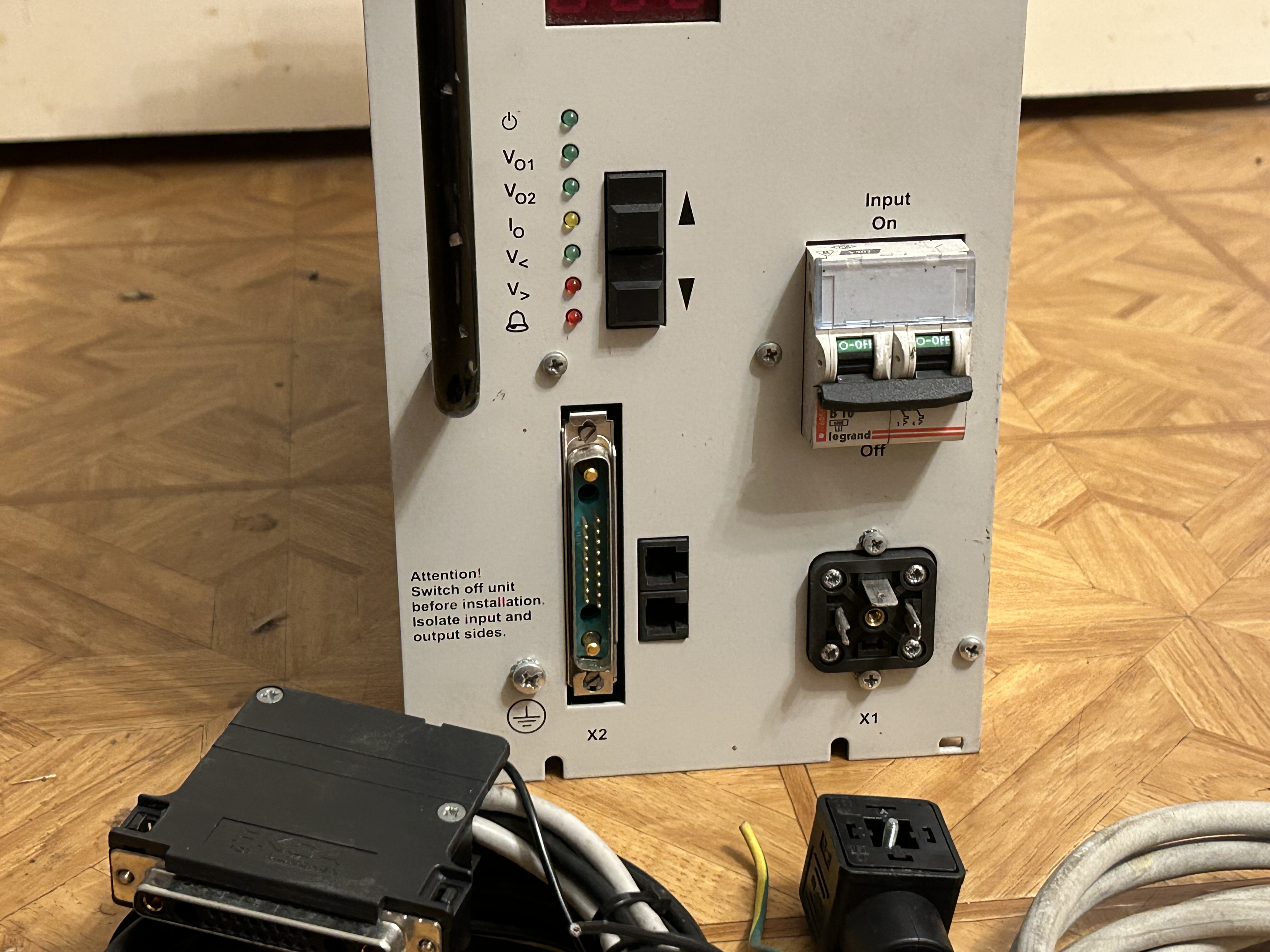 Nätaggregat (id00569) Eltek in 230 volt AC 12,9 A --- ut 108 Volt DC 22 Ampär_4