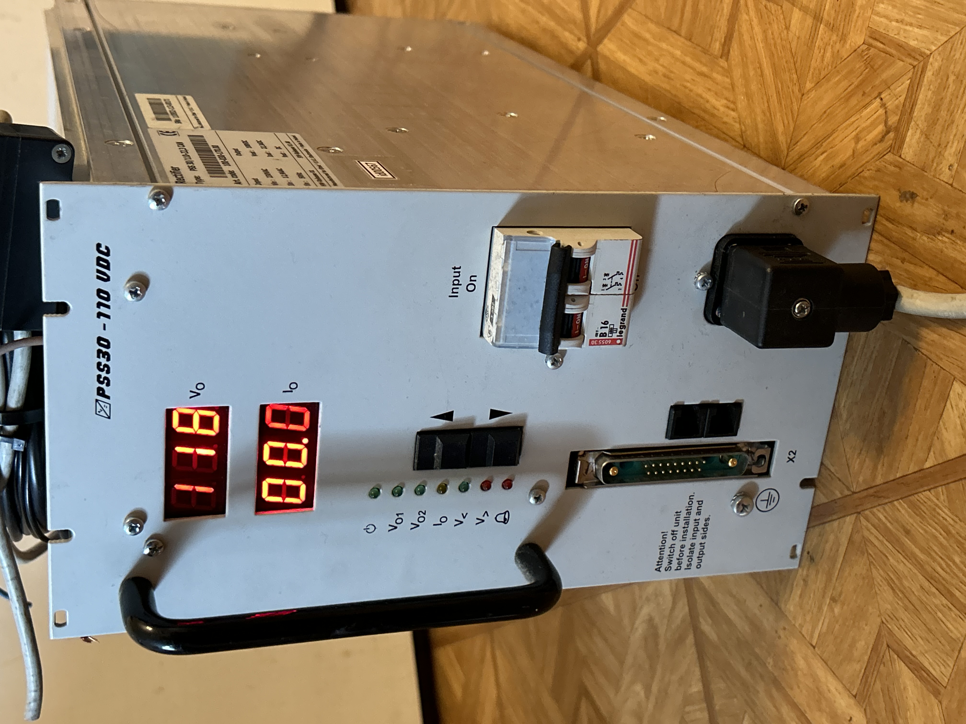 Nätaggregat (id00567) Eltek in 230 volt AC 12,9 A --- ut 108 Volt DC 22 Ampär_2